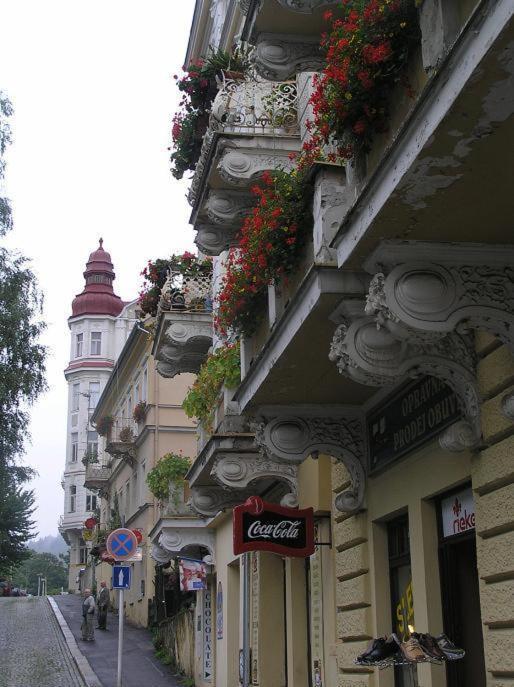 Nueva Fiesta Apartment Mariánské Lázně Esterno foto
