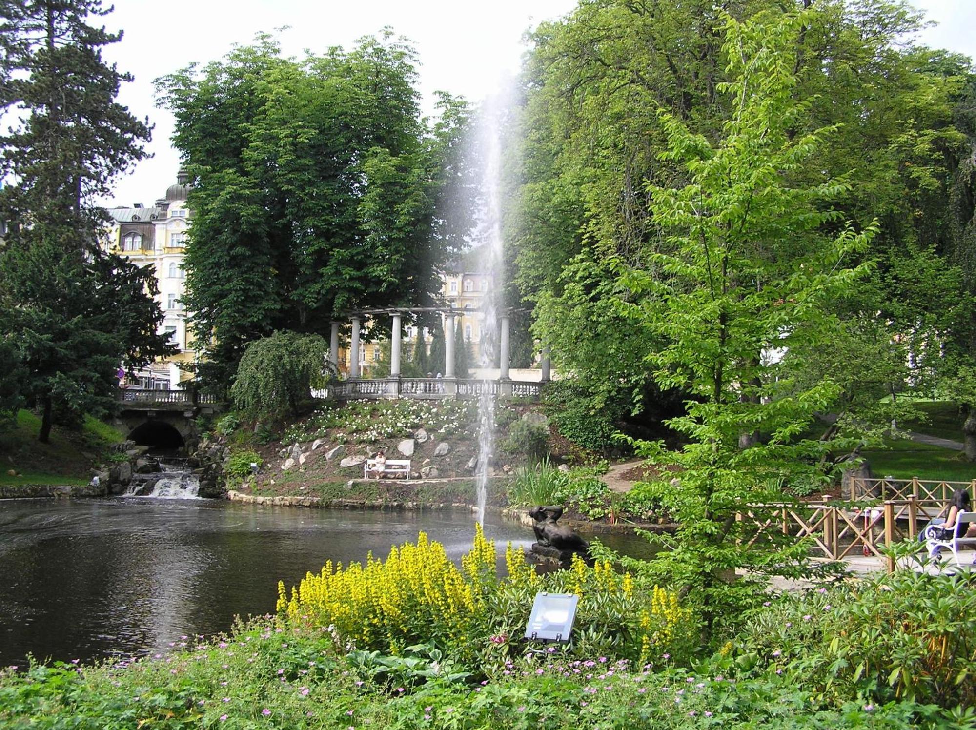 Nueva Fiesta Apartment Mariánské Lázně Esterno foto